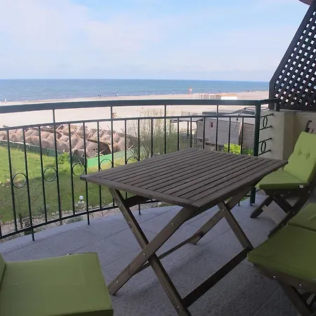 Coral Beach Retreat * Mamaia